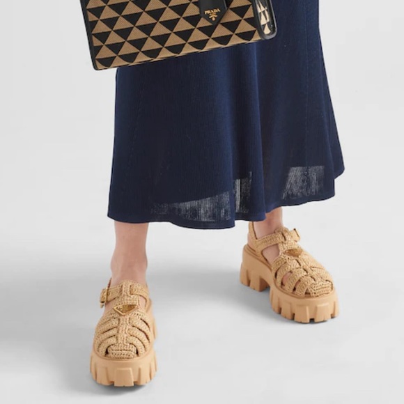 Black sandals NEW size 7AU - Picture 9 of 10